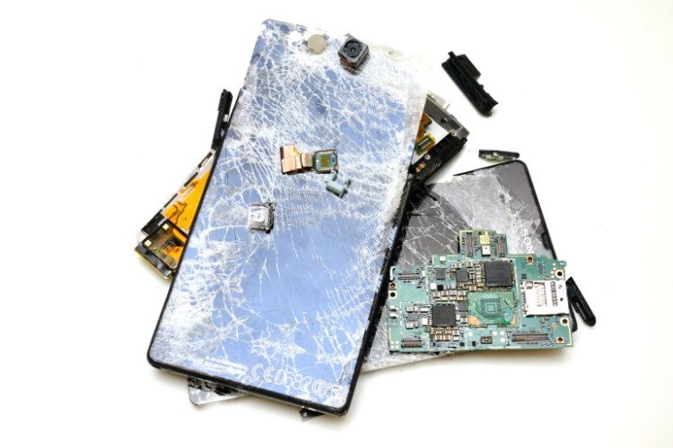 Восстановление информации с разбитого телефона Xperia Z